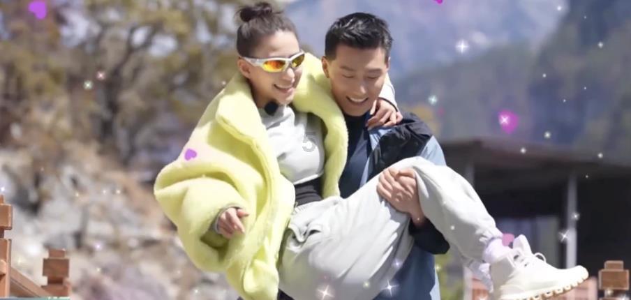 努力向上的铁球
